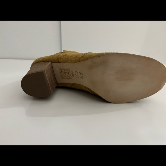 Tory Burch Shoes ~Tory Burch Suede Bootie ~Color: Tan ~Size: 7.5 - Picture 7 of 10